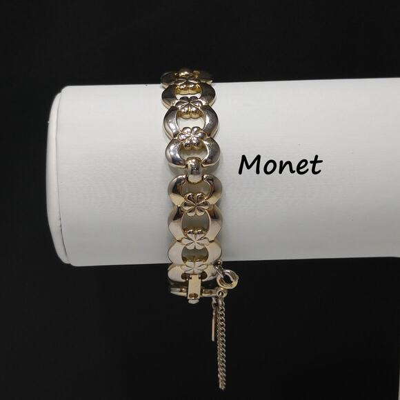 Vintage Monet Gold Tone Floral Link Bracelet with Safety Chain 1970s - Picture 1 of 10